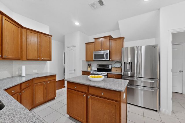 1006 S Pasture DR, Hutto, TX 78634