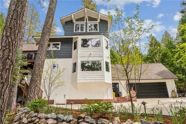 469 Golf Course Road, Lake Arrowhead, CA 92352