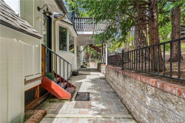 469 Golf Course Road, Lake Arrowhead, CA 92352