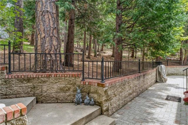 469 Golf Course Road, Lake Arrowhead, CA 92352