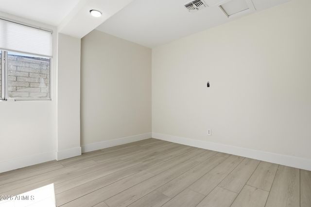 4628 E HOLLY Street, Phoenix, AZ 85008