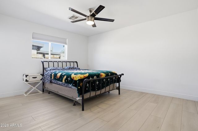 4628 E HOLLY Street, Phoenix, AZ 85008