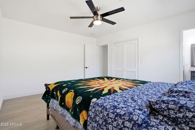 4628 E HOLLY Street, Phoenix, AZ 85008