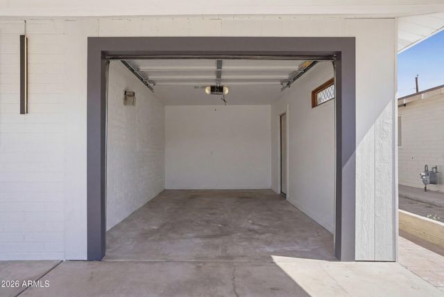4628 E HOLLY Street, Phoenix, AZ 85008