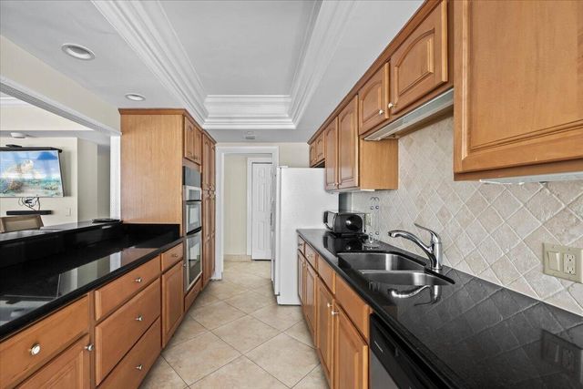 4100 N OCEAN Drive 2304, Singer Island, FL 33404