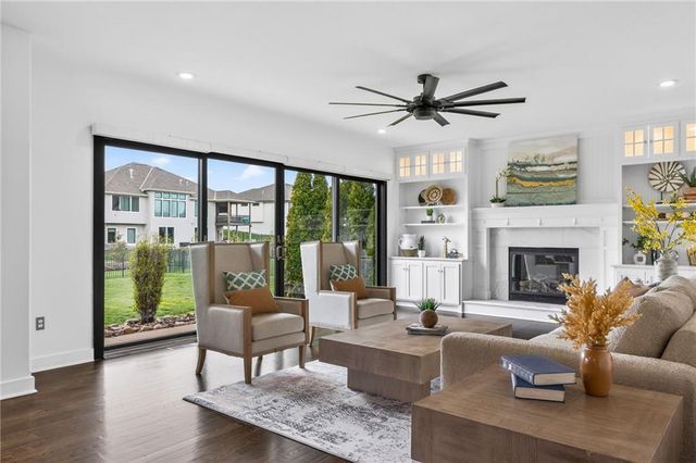 2827 NE 102nd Terrace, Kansas City, MO 64155