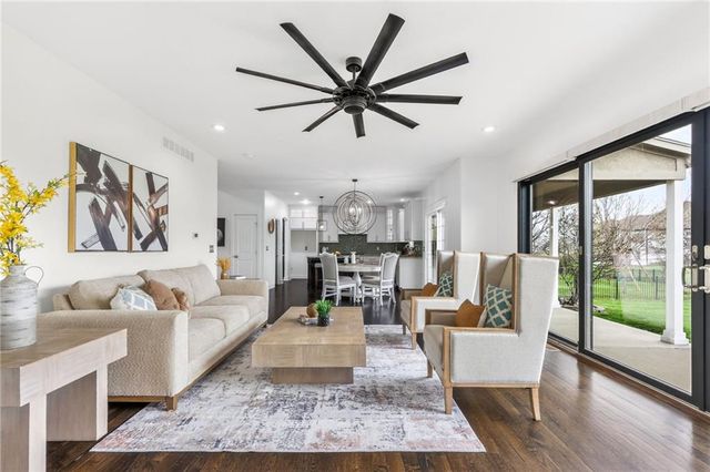 2827 NE 102nd Terrace, Kansas City, MO 64155