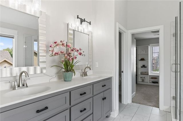 2827 NE 102nd Terrace, Kansas City, MO 64155