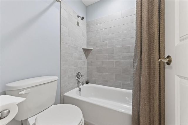 2827 NE 102nd Terrace, Kansas City, MO 64155