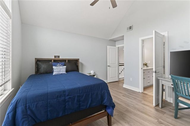 2827 NE 102nd Terrace, Kansas City, MO 64155