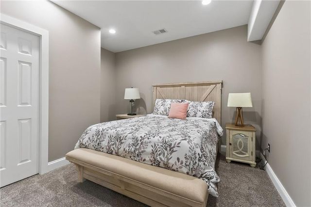 2827 NE 102nd Terrace, Kansas City, MO 64155