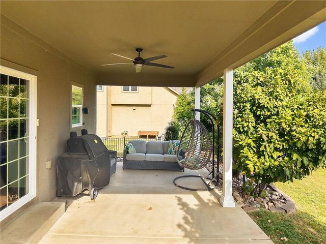 2827 NE 102nd Terrace, Kansas City, MO 64155