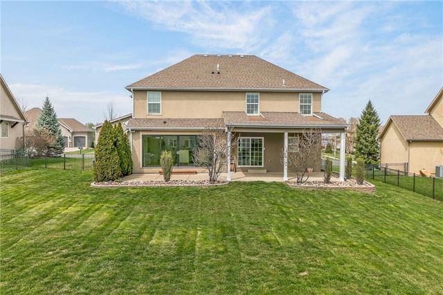 2827 NE 102nd Terrace, Kansas City, MO 64155