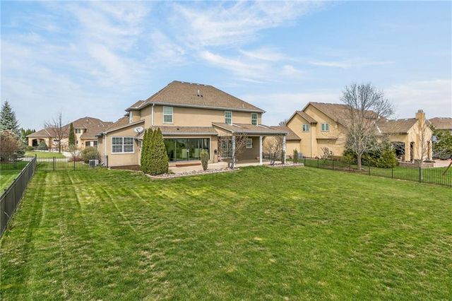 2827 NE 102nd Terrace, Kansas City, MO 64155