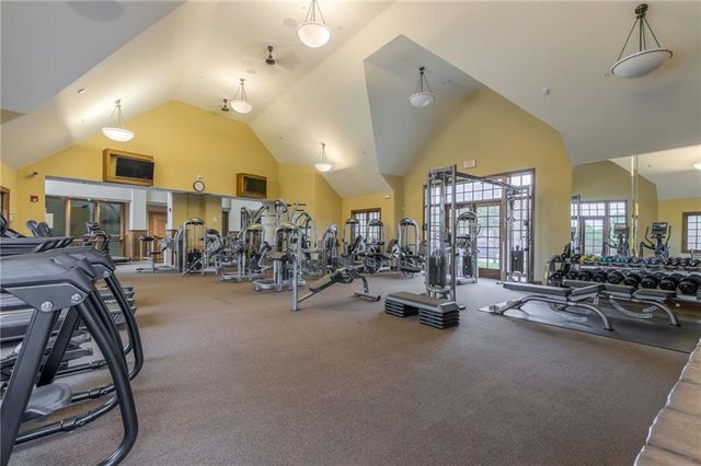 2827 NE 102nd Terrace, Kansas City, MO 64155