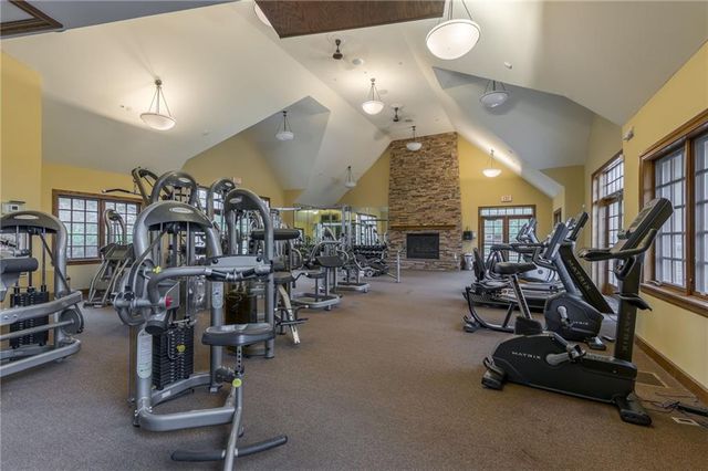 2827 NE 102nd Terrace, Kansas City, MO 64155