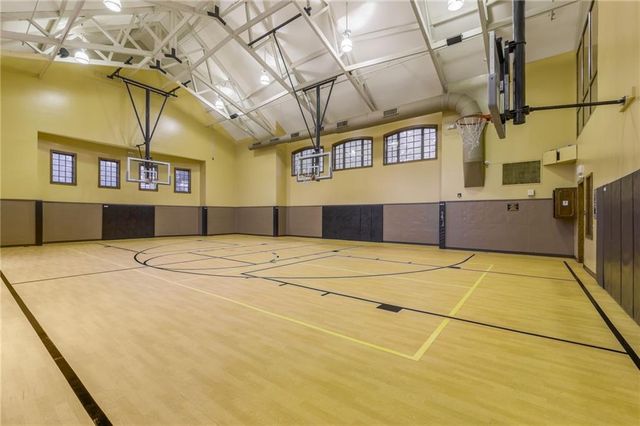 2827 NE 102nd Terrace, Kansas City, MO 64155