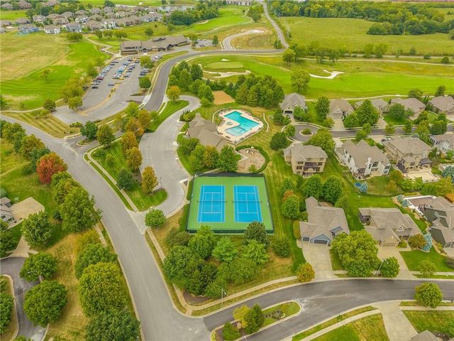 2827 NE 102nd Terrace, Kansas City, MO 64155