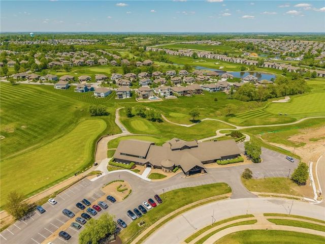 2827 NE 102nd Terrace, Kansas City, MO 64155