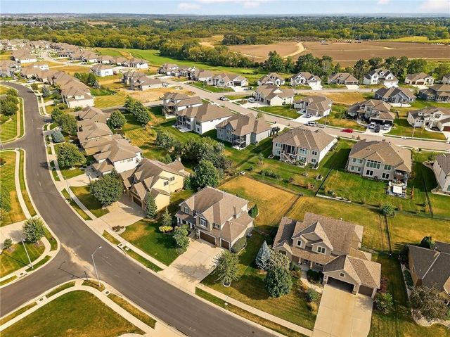 2827 NE 102nd Terrace, Kansas City, MO 64155