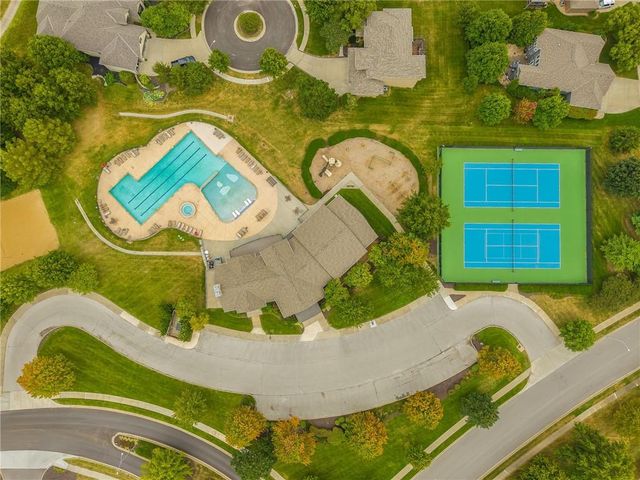 2827 NE 102nd Terrace, Kansas City, MO 64155