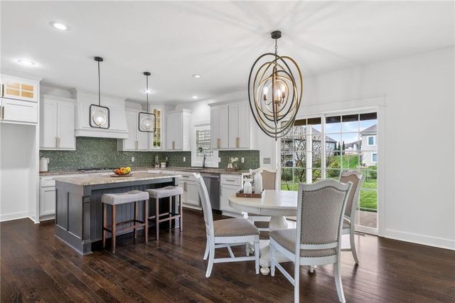 2827 NE 102nd Terrace, Kansas City, MO 64155