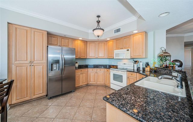 521 MANDALAY AVENUE 907, Clearwater Beach, FL 33767