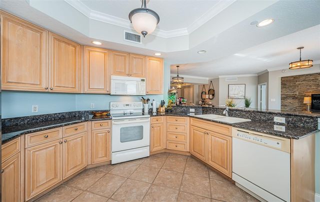 521 MANDALAY AVENUE 907, Clearwater Beach, FL 33767