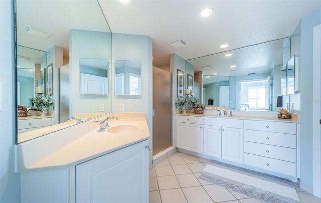 521 MANDALAY AVENUE 907, Clearwater Beach, FL 33767