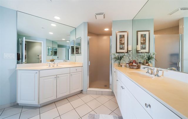 521 MANDALAY AVENUE 907, Clearwater Beach, FL 33767