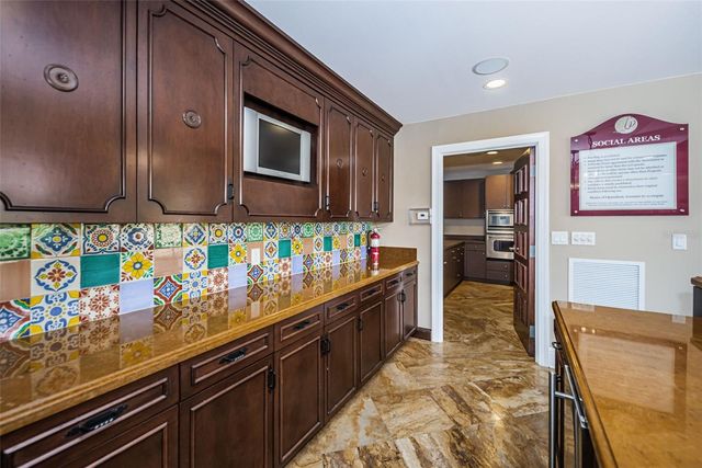 521 MANDALAY AVENUE 907, Clearwater Beach, FL 33767