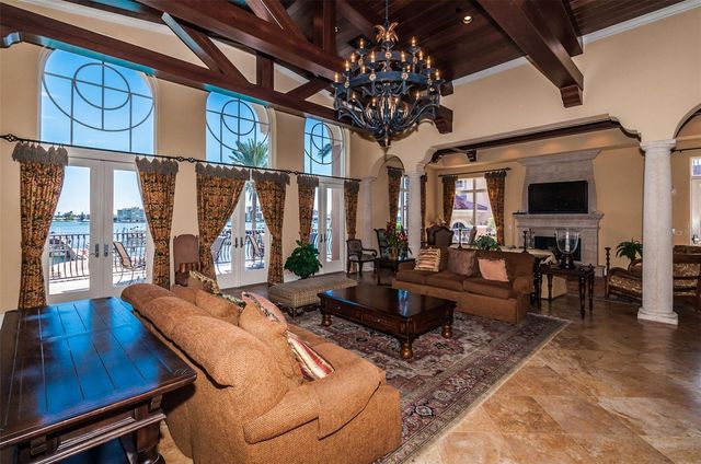 521 MANDALAY AVENUE 907, Clearwater Beach, FL 33767