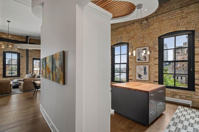 117 Portland Avenue 302, Minneapolis, MN 55401