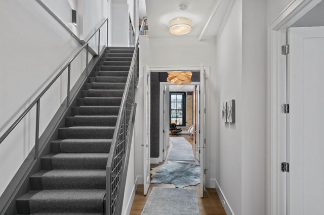 117 Portland Avenue 302, Minneapolis, MN 55401