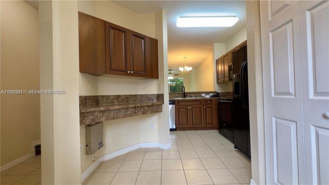 1918 Alamanda Way, Riviera Beach, FL 33404