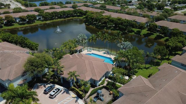 1918 Alamanda Way, Riviera Beach, FL 33404