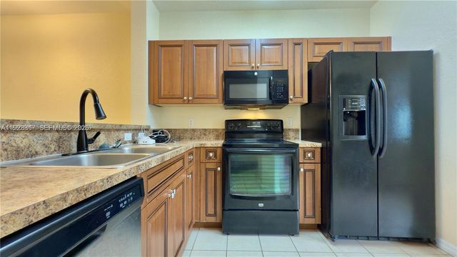 1918 Alamanda Way, Riviera Beach, FL 33404