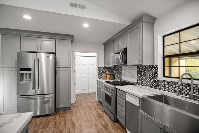 3861 High View Dr, Placerville, CA 95667