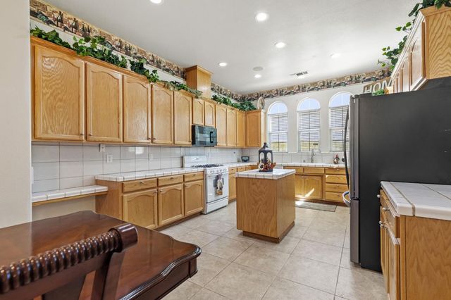 609 Meyers Ave, Gridley, CA 95948