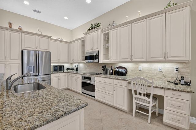 10830 Leaf Bridge Way, Boynton Beach, FL 33473