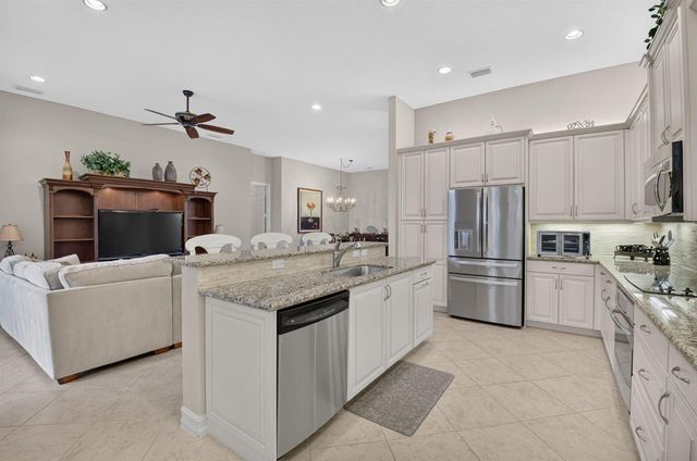 10830 Leaf Bridge Way, Boynton Beach, FL 33473