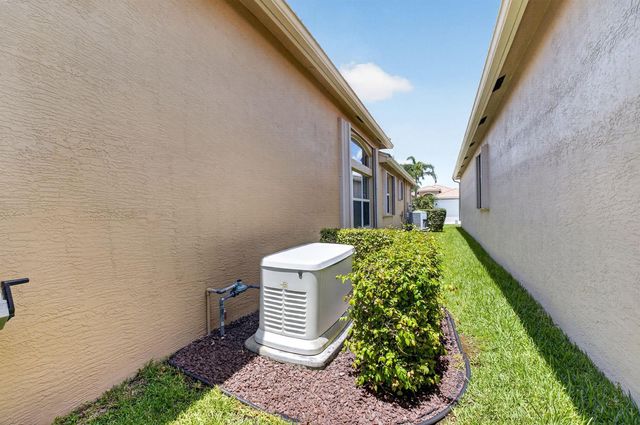 10830 Leaf Bridge Way, Boynton Beach, FL 33473