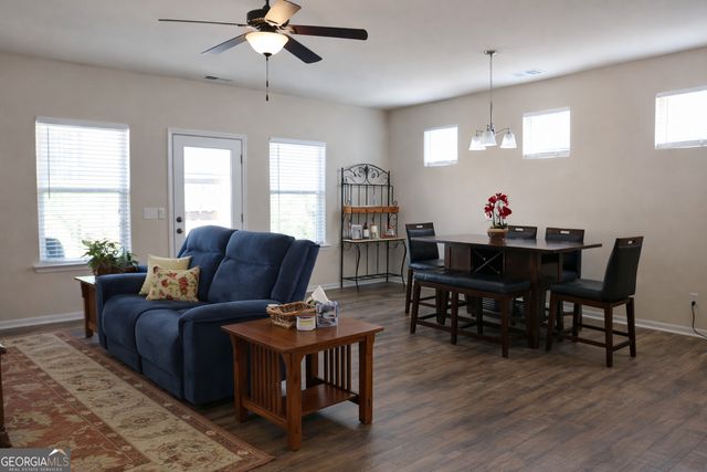 104 Thomaston Street, Newnan, GA 30263