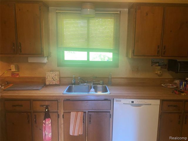 38175 Carolon Boulevard, Westland, MI 48185