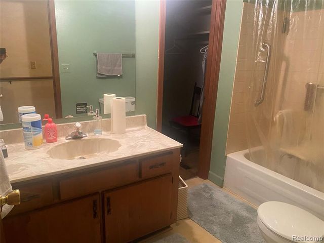 38175 Carolon Boulevard, Westland, MI 48185