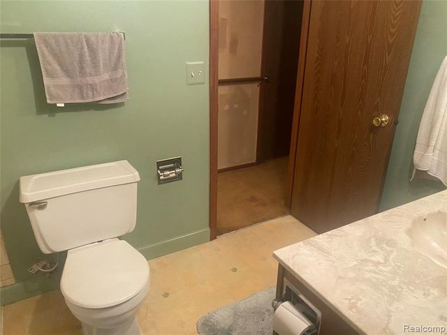 38175 Carolon Boulevard, Westland, MI 48185