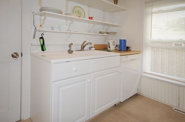 48 Highland Ave, Wareham, MA 02558