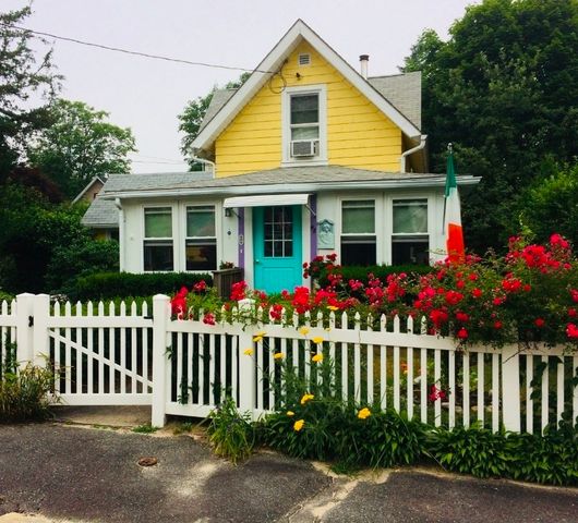 48 Highland Ave, Wareham, MA 02558