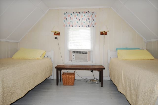 48 Highland Ave, Wareham, MA 02558