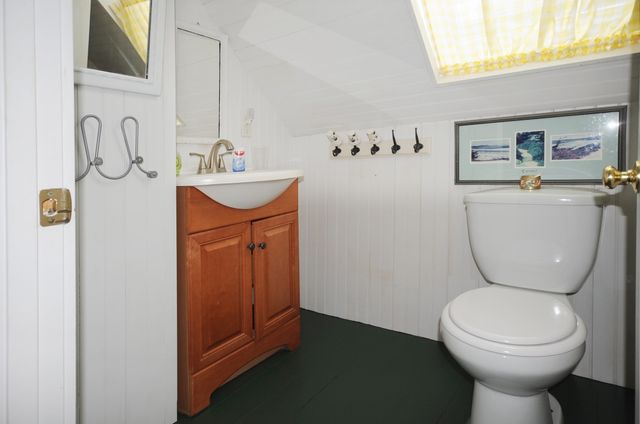 48 Highland Ave, Wareham, MA 02558